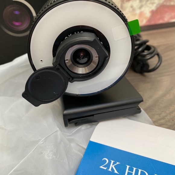 New in Box Web Camera with Privacy Cover - Picture 7 of 7